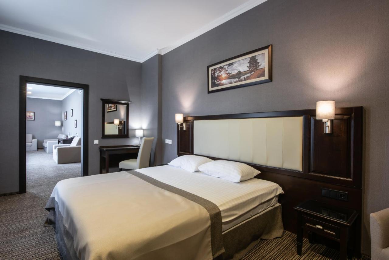 Optima Collection Park Hotel Ivano-Frankivsk Eksteriør bilde
